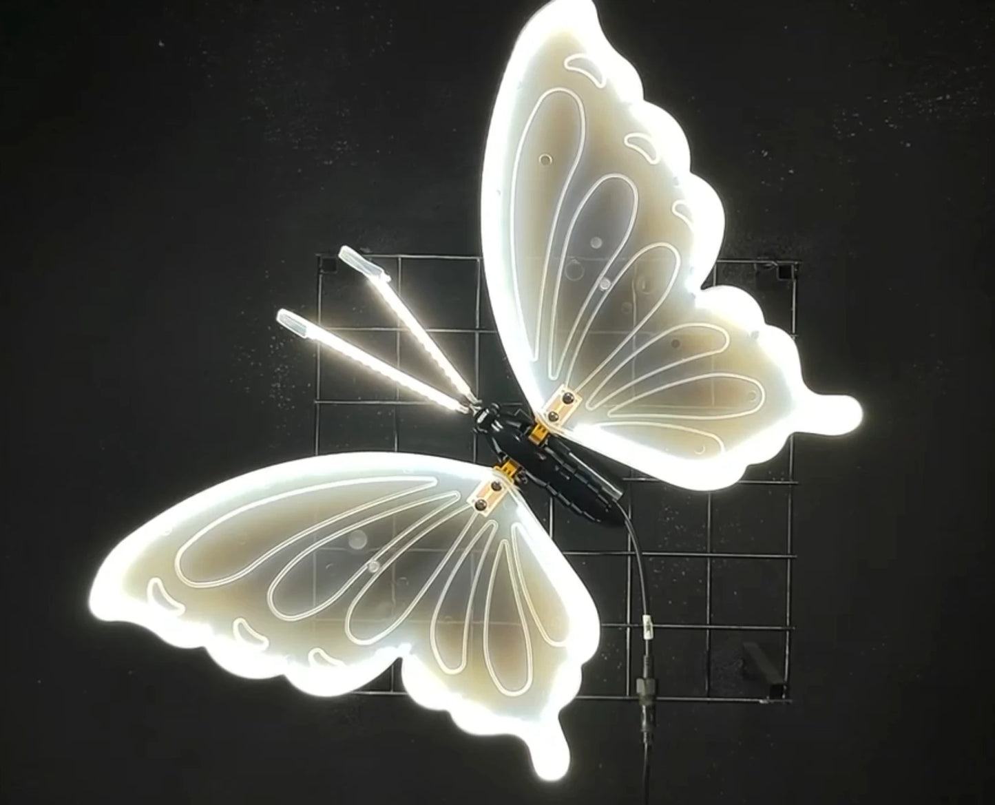 2 pieces of Moving Butterfly Lights for Christmas Tree